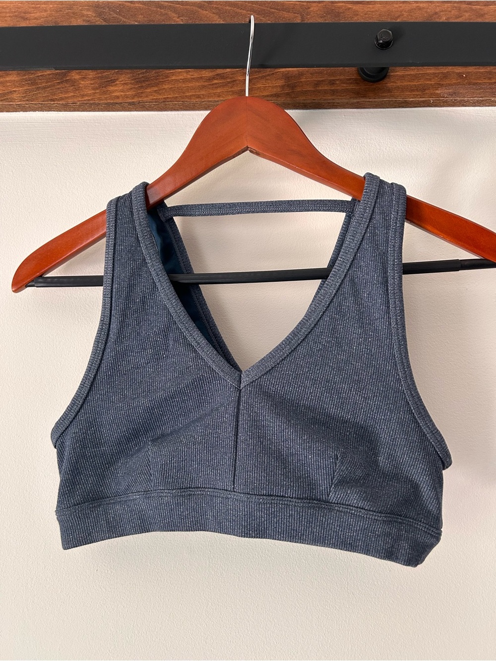 ALO Yoga Ribbed V-Neck Sports Bra in Slate